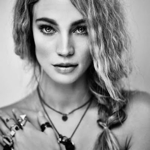 Meet your Posher, Roxanna - Picture 1 of 1